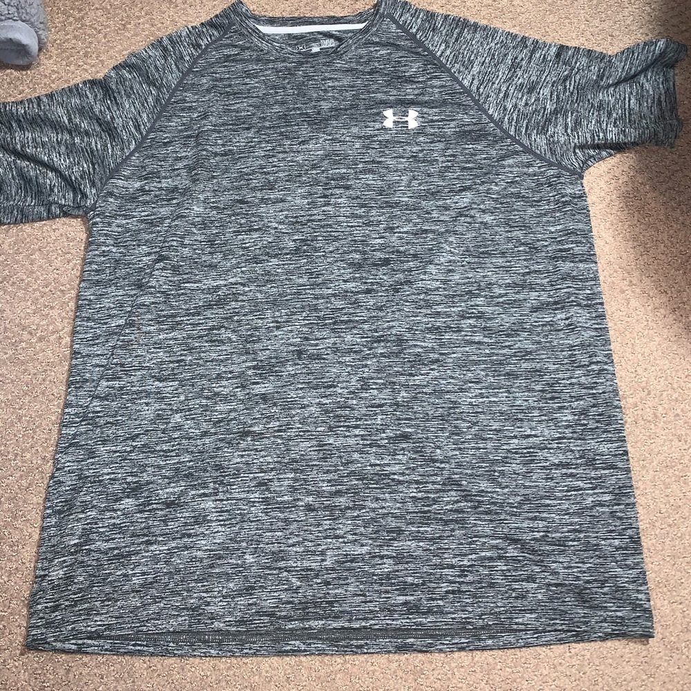 Men’s Under Armour shirt